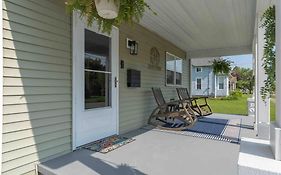 Home 15 Min From Starved Rock And Chicago Skydive!